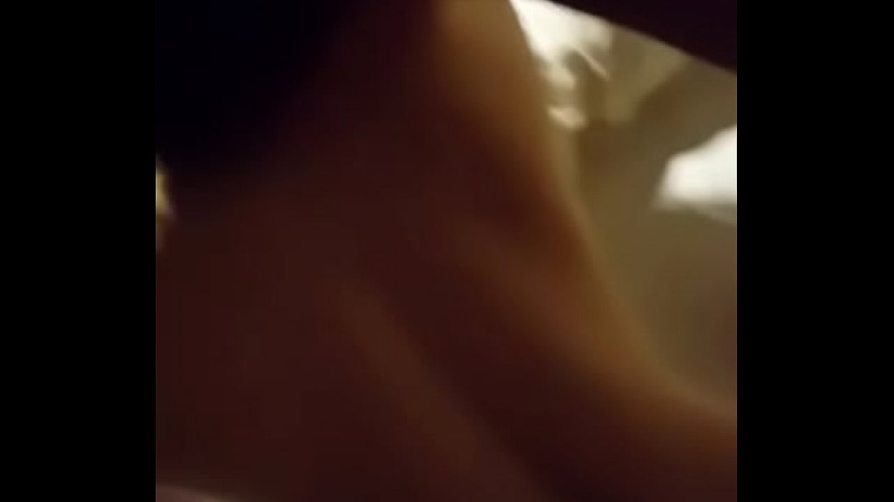 Big Dick fickt hei&szlig;e Thai von hinten