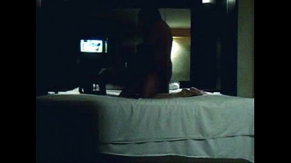 Hotwife cogida analmente y grita rico