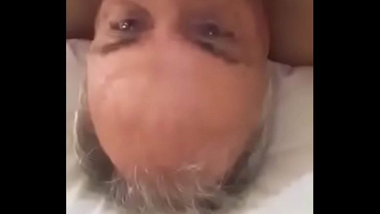 Disfrutando mientras mi esposo no esta