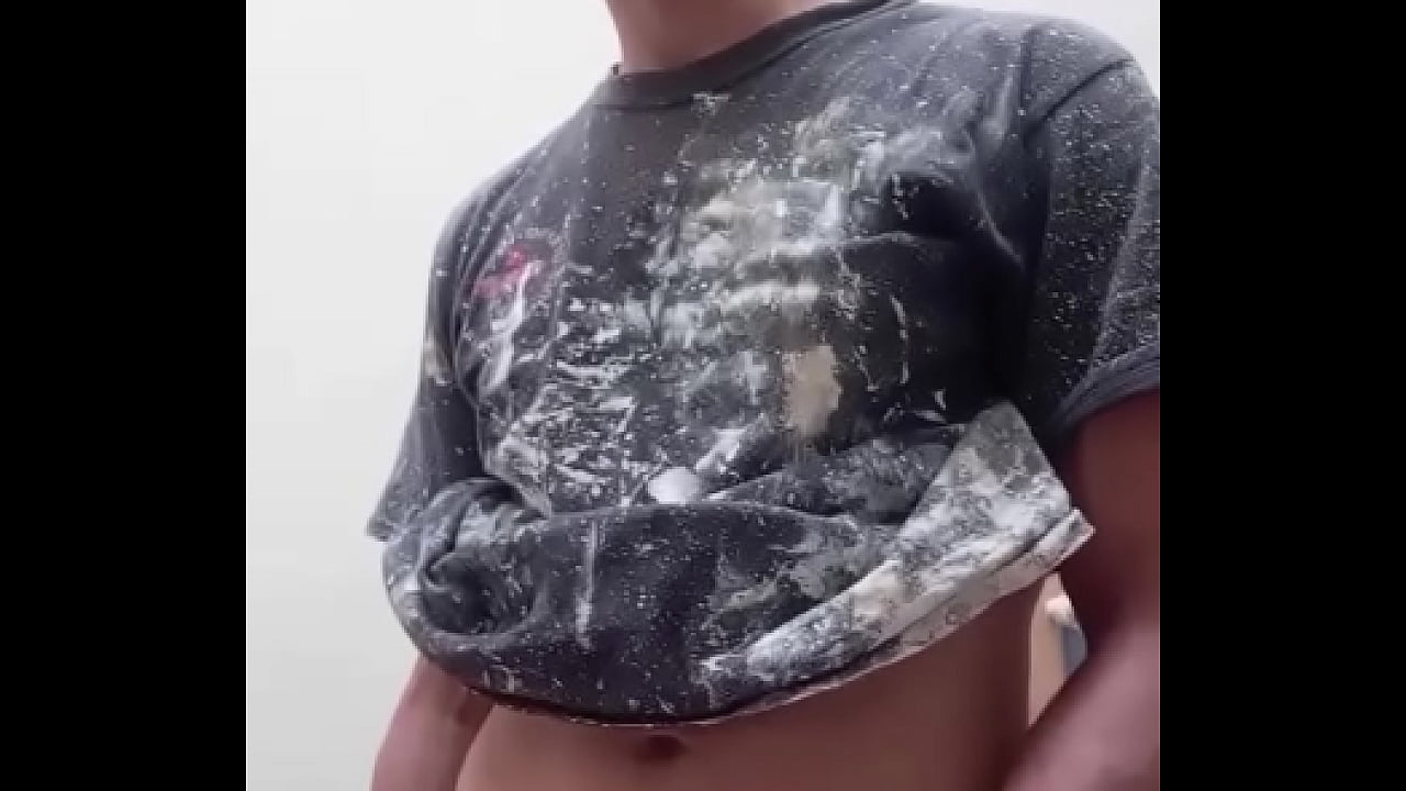 Joven moreno trabajar