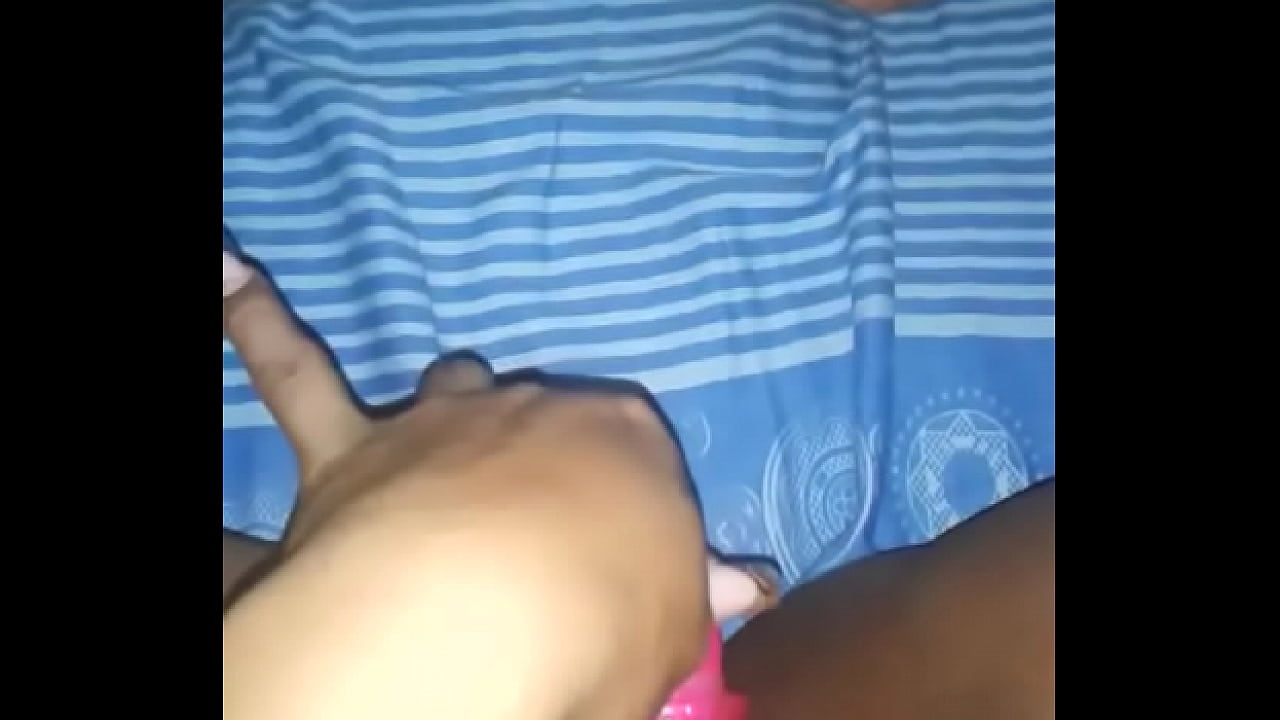 Una amiguita divina de Guayana masturb&aacute;ndose en mi nombre...