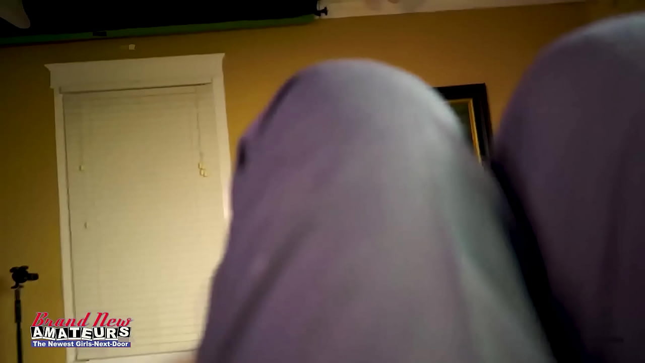 Skinny Brunette Coed Peyton Sucks A Juicy Cock To Get Her Wet Pussy Fucked!