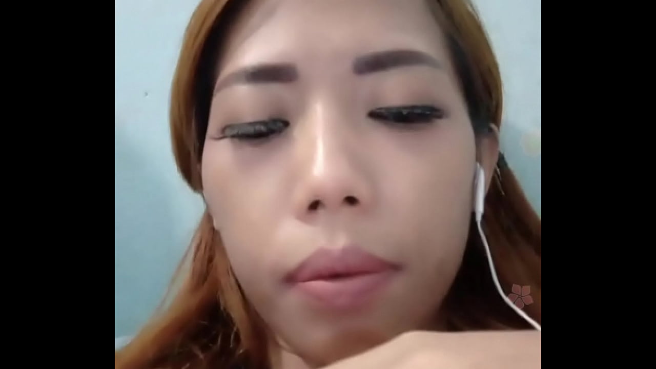 Piniy chick big boobs