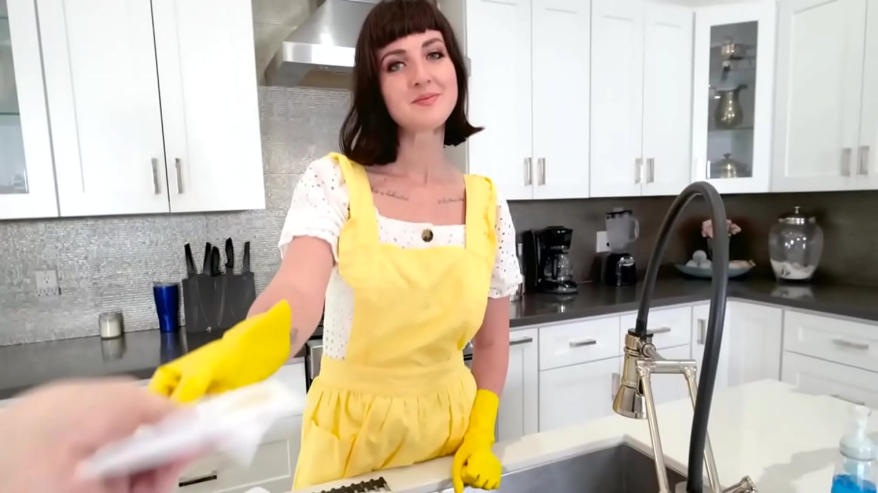 Milfy StepMom Jane Dove wants to suck her big boy big dick