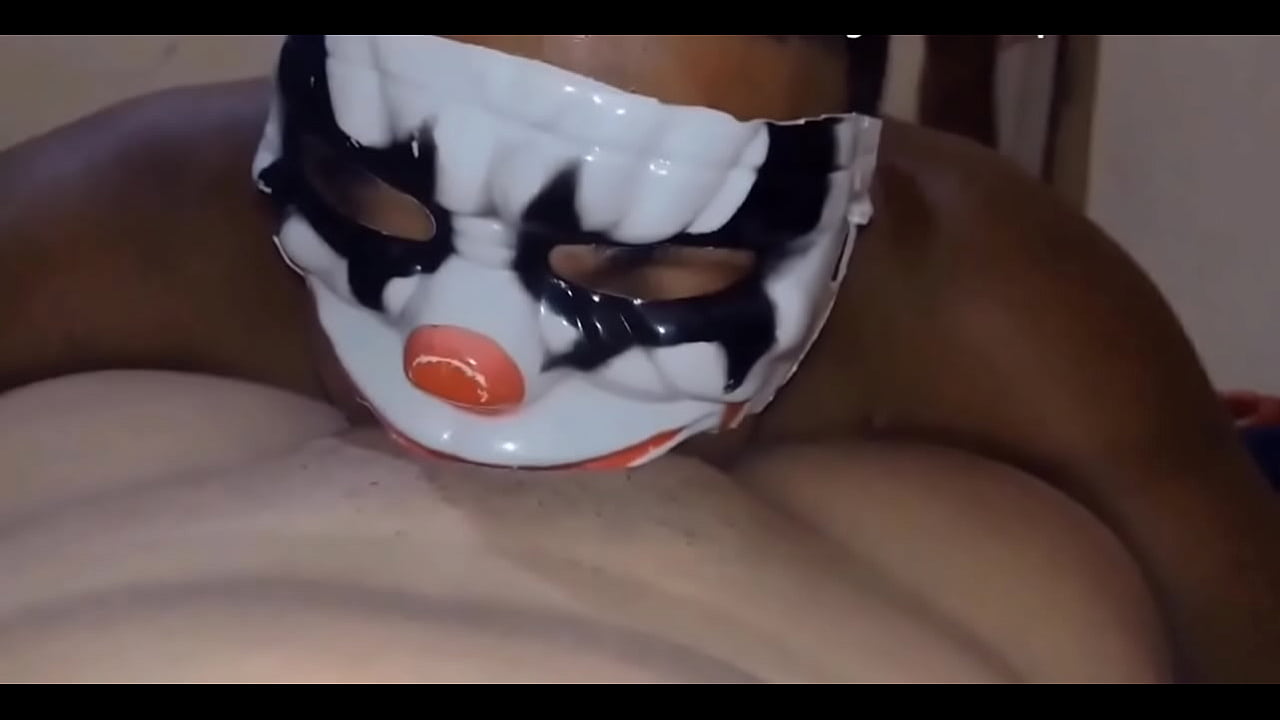 Ele meteu forte, gozou, e meu marido veio saborear