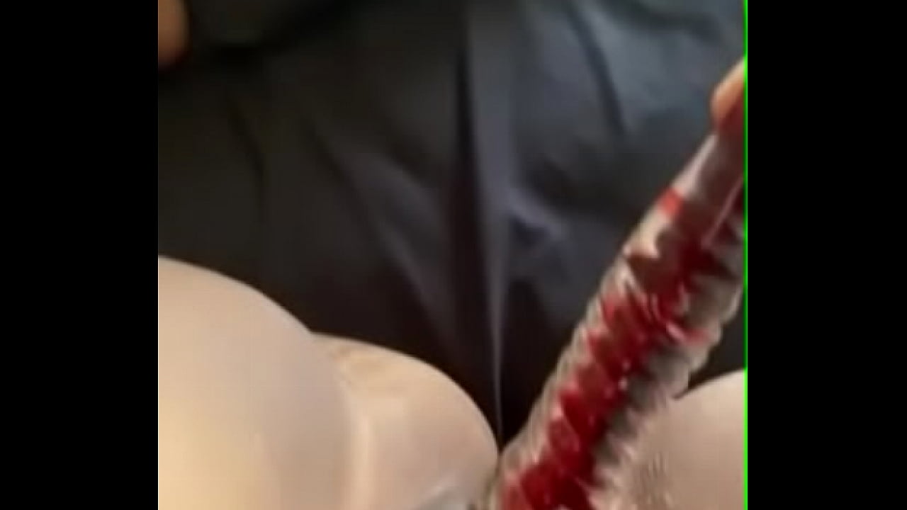 Kinky girl with wet pussy needs to be fucked