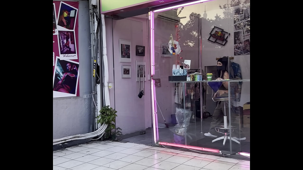 Did you know Taiwan has hot betel nut girls?