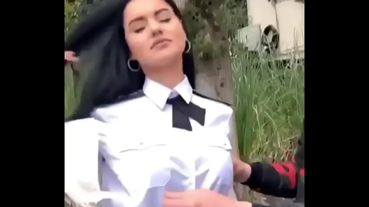 Beautiful girl disturbed (someone knows his name)