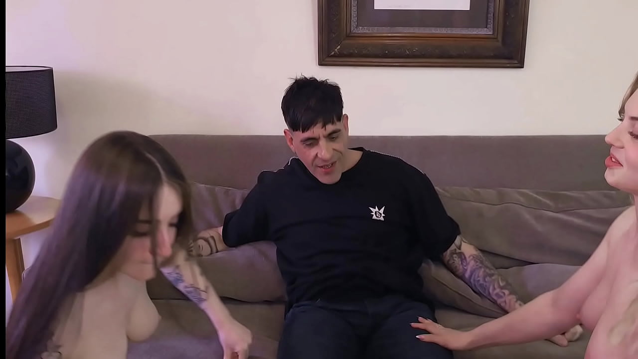 Swinger Caf&eacute;: Horns and Morning Passion