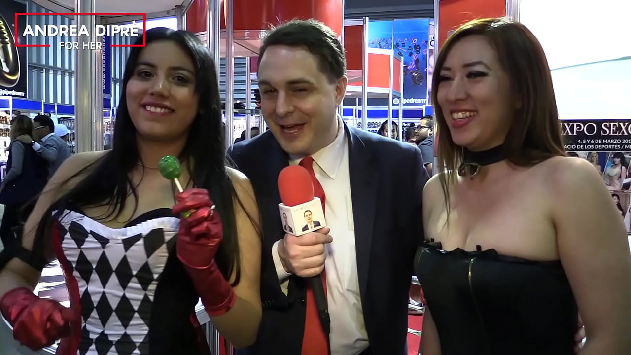 Andrea Dipr&egrave; for HER - Two Mexican girls MVI 0724