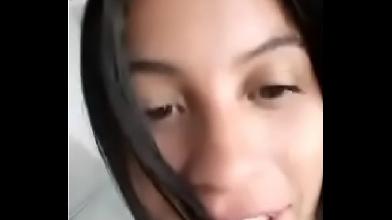 Mi novia bien cachonda se grava para mi. mamacita