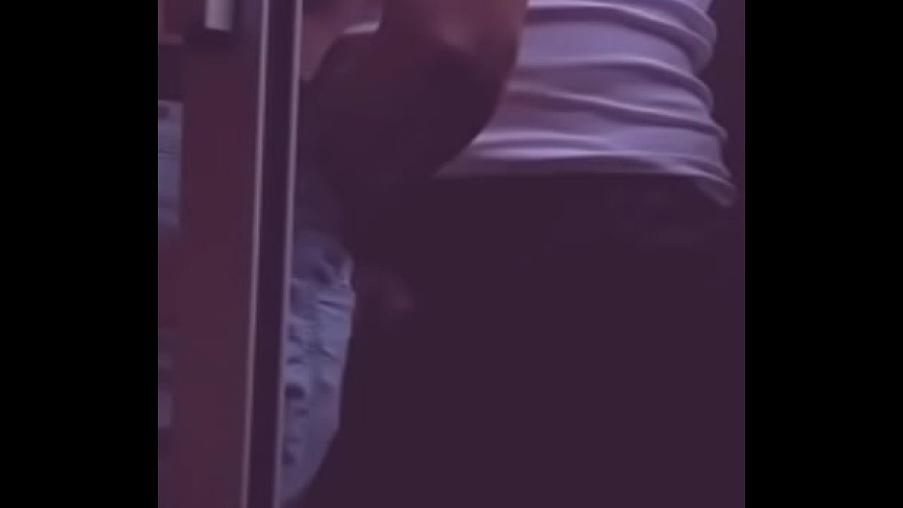 mi cu&ntilde;ado y yo follamos a escondidas en tremenda peda en la fiesta