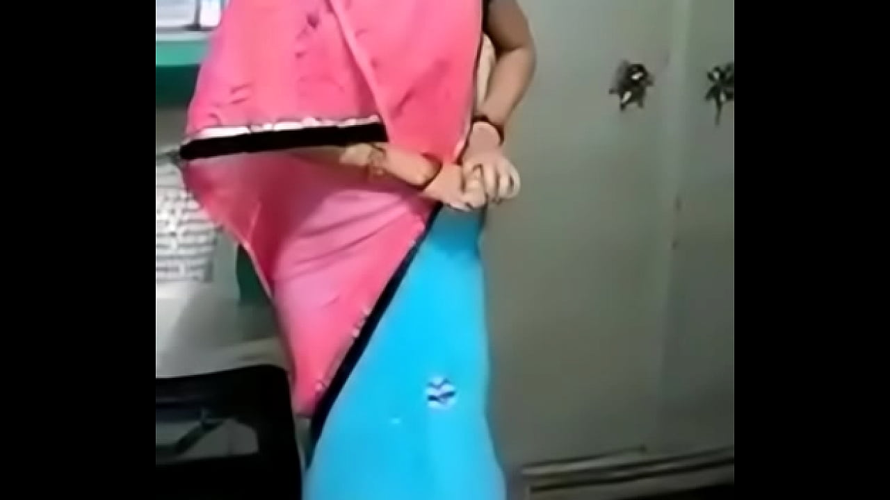 Hot and SEXY bhabhi dance