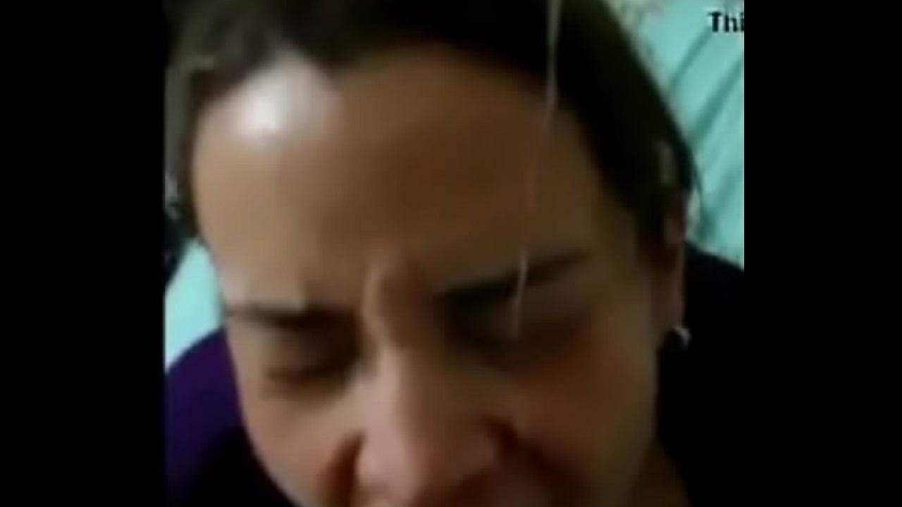 Novinha safada pagando um boquet&atilde;o