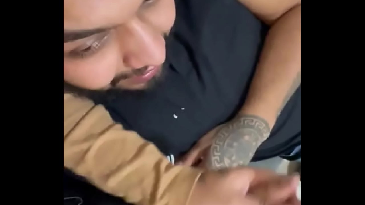 Manson y yo apostamos con el ganador de #lacasadeloafamososmx2 SI GANA MAYITO LE DOY EL CHIQUITO Y SI GABA KARIME ME VER&Aacute;...