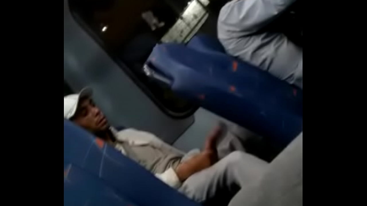 Exibindo a pica no &ocirc;nibus