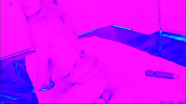 Hotn Wet Paint in Her Pantys