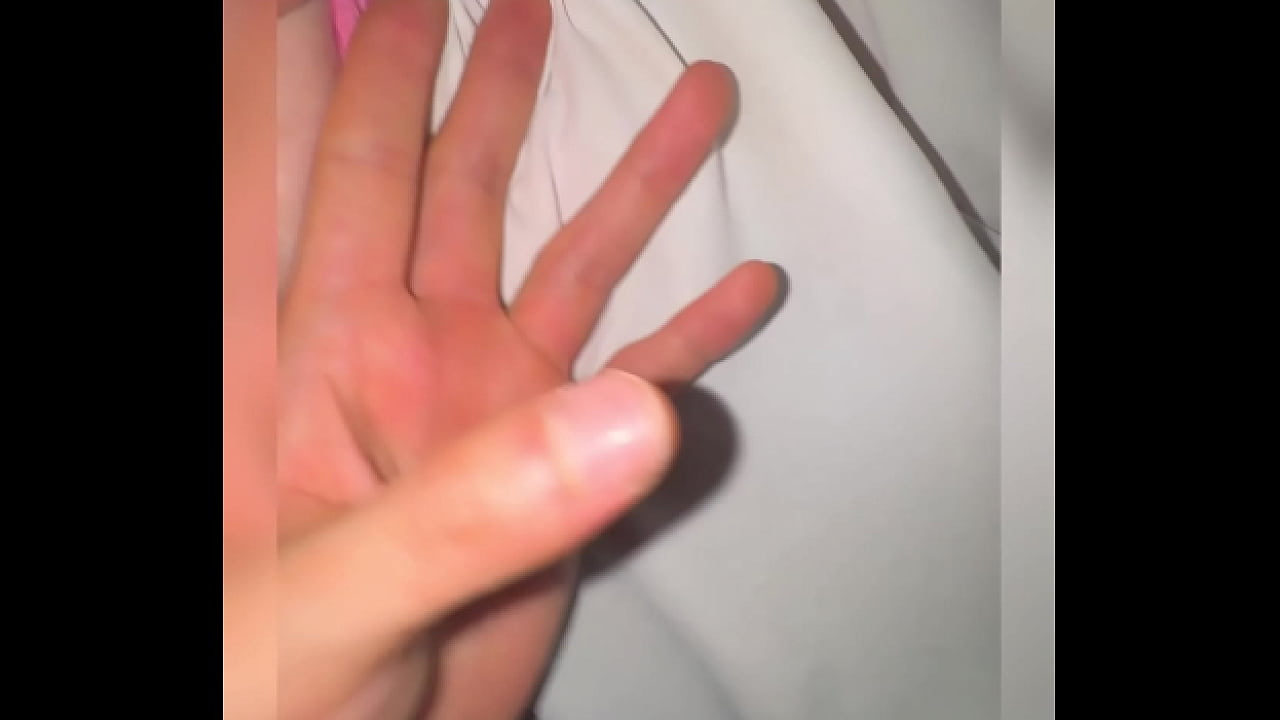 Video de MAESTRA PENETRADA por ALUMNO en el SALON de Clases en la Noche! MILF con GRANDES TETAS!! Se pusieron de Acuerdo para Verse a la Salida! Sexo publico! Video casero!