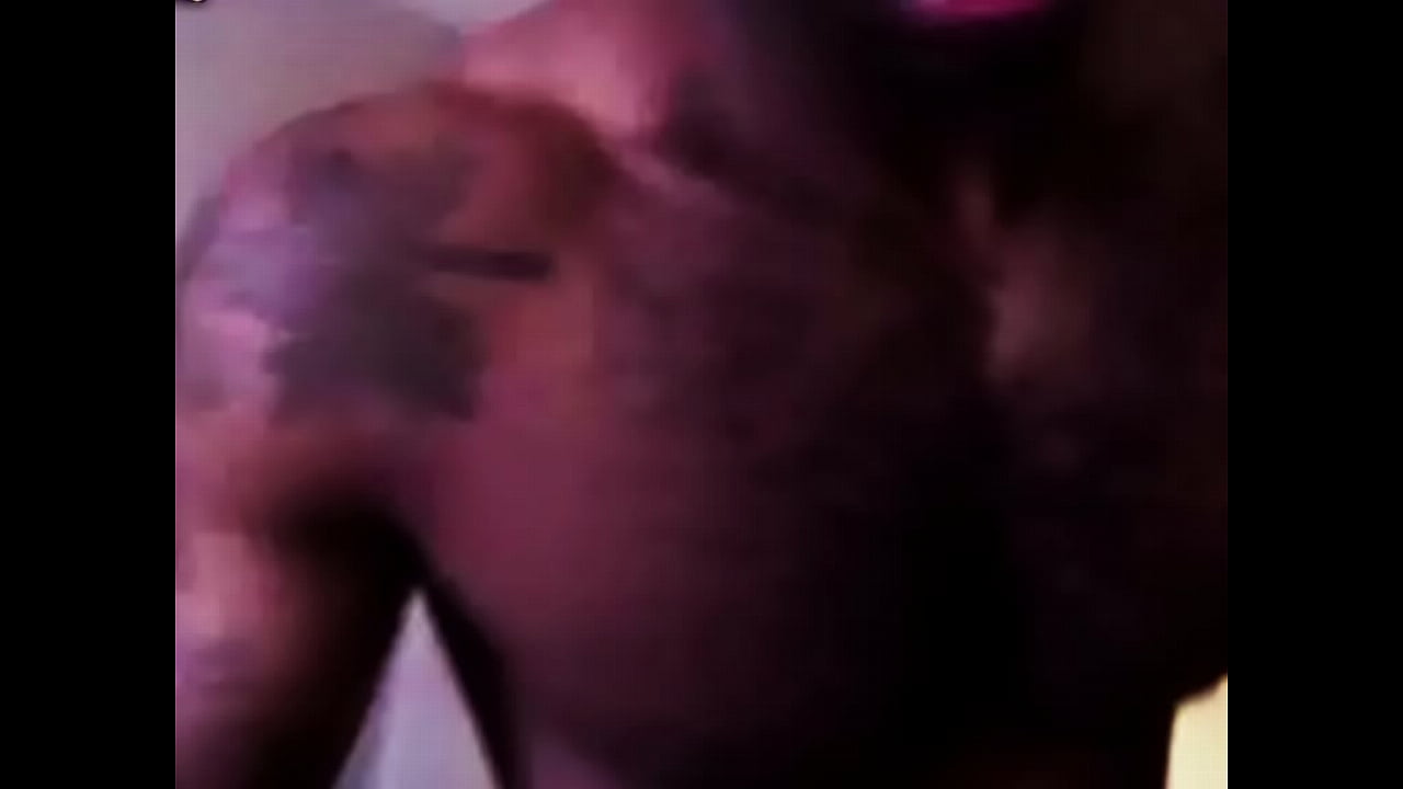 Encul&eacute;e par un black sensuel