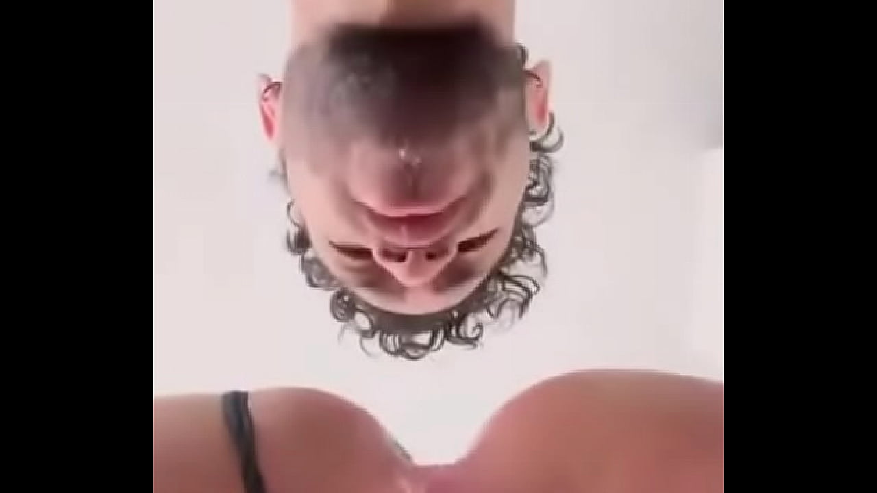 Cada vez que voy al consultorio del doctor me pone el culo para una buena chupada