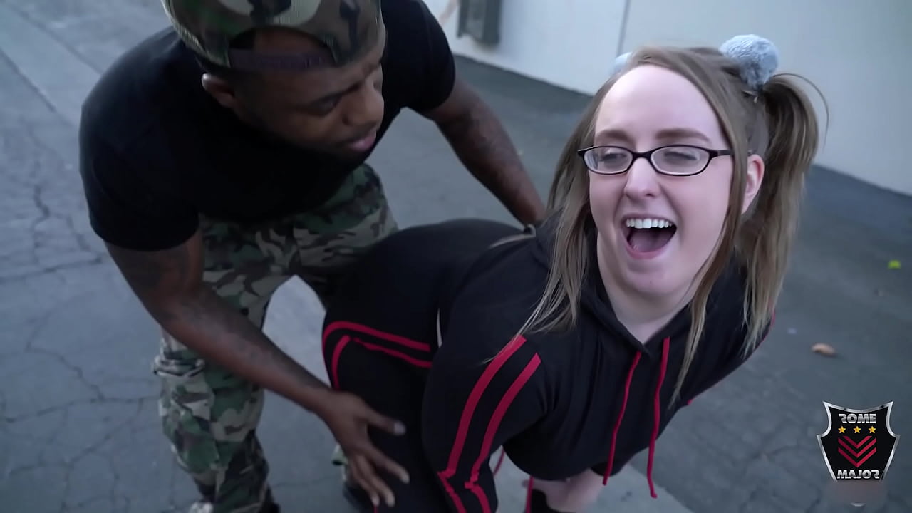 BJS Behind An Alley Dumpster! Andi Ray Milks Rome Major's BBC!