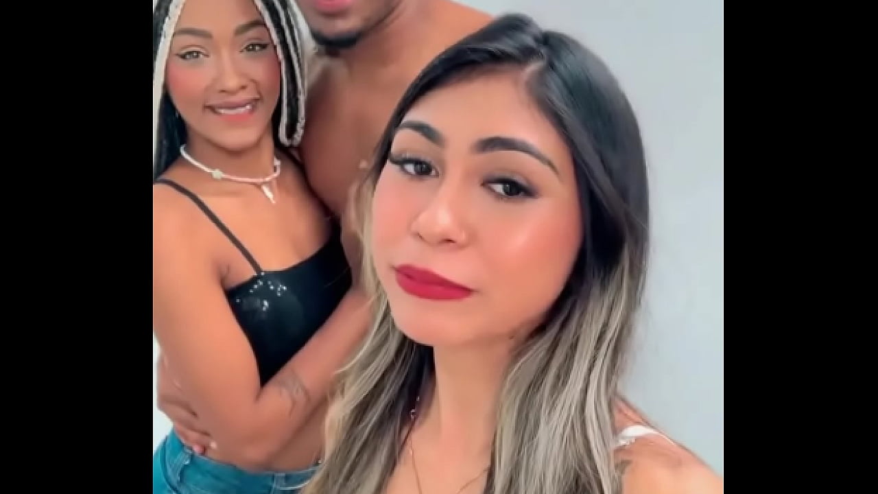 Elas acabaram comigo no men&aacute;ge Modelo(a): MayramarceleCF