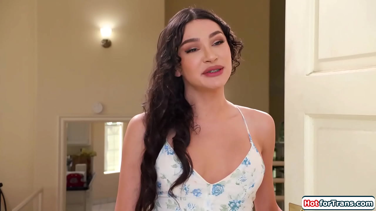 Big tits tgirl Andylynn Payne gets her big tranny cock deepthroated and gives a double handjob.The busty shemale anal rides with a rock hard boner