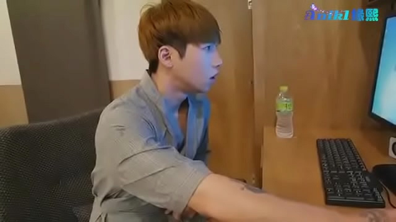 anh trai h&agrave;n quốc thủ d&acirc;m cực đẹp trai v&agrave; cuốn h&uacute;t, body gym m&uacute;p mụp m&uacute;i n&agrave;o ra m&uacute;i nấy