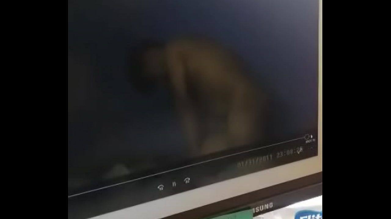 Chato tira a pelada en su casa, la graba con c&aacute;mara escondida