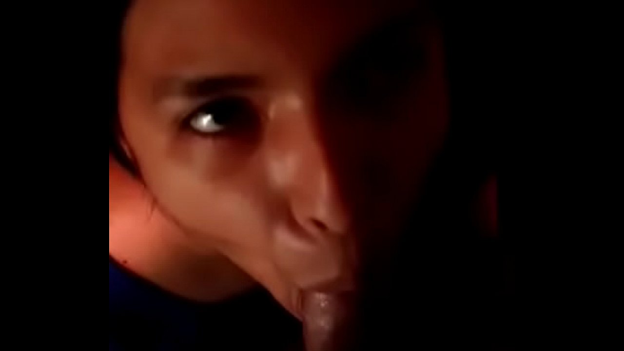 Mi primo se saca la verga y yo me la como