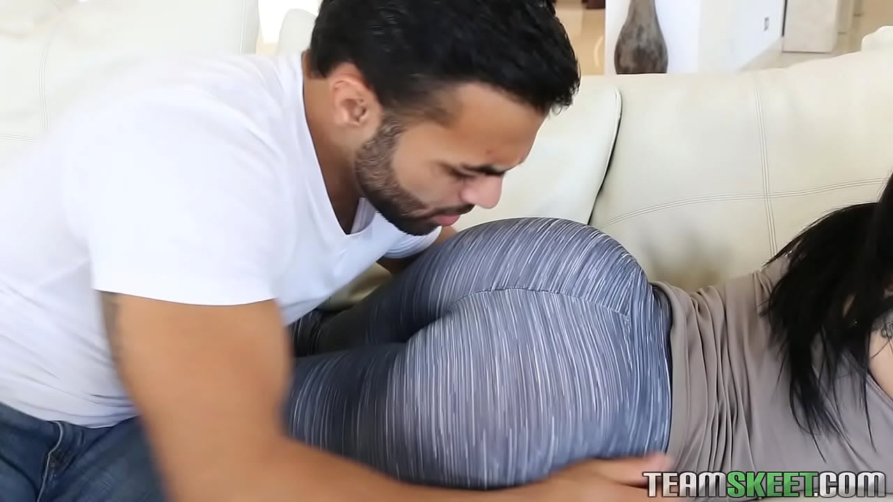 Latinas big booty jizzed after sucking and riding cock in hd