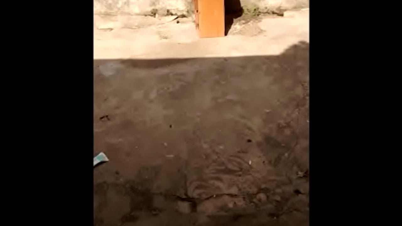 Elvie Slutty en ext&eacute;rieur - Partie 3