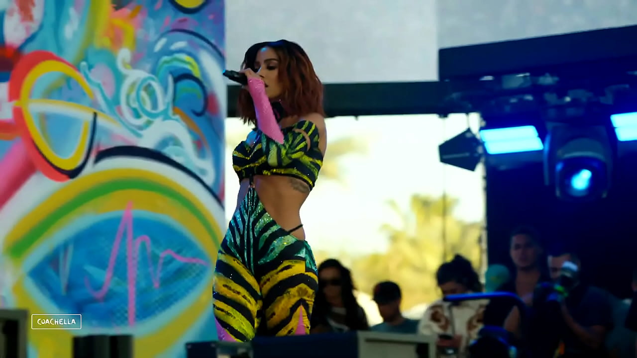 Anitta performs live at Coachella (FULL SET) (weekend one)