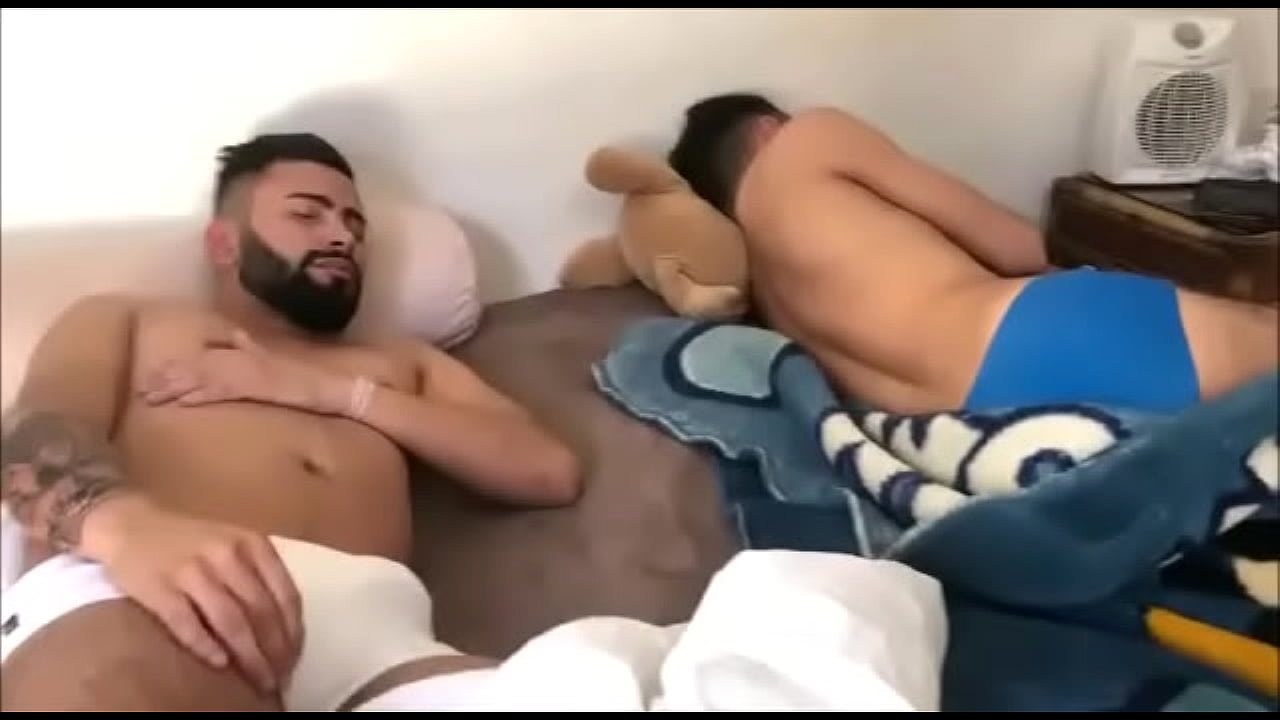 MEU IRM&Atilde;O ME COMEU DE MANH&Atilde; NO PELO GOZOU DENTRO