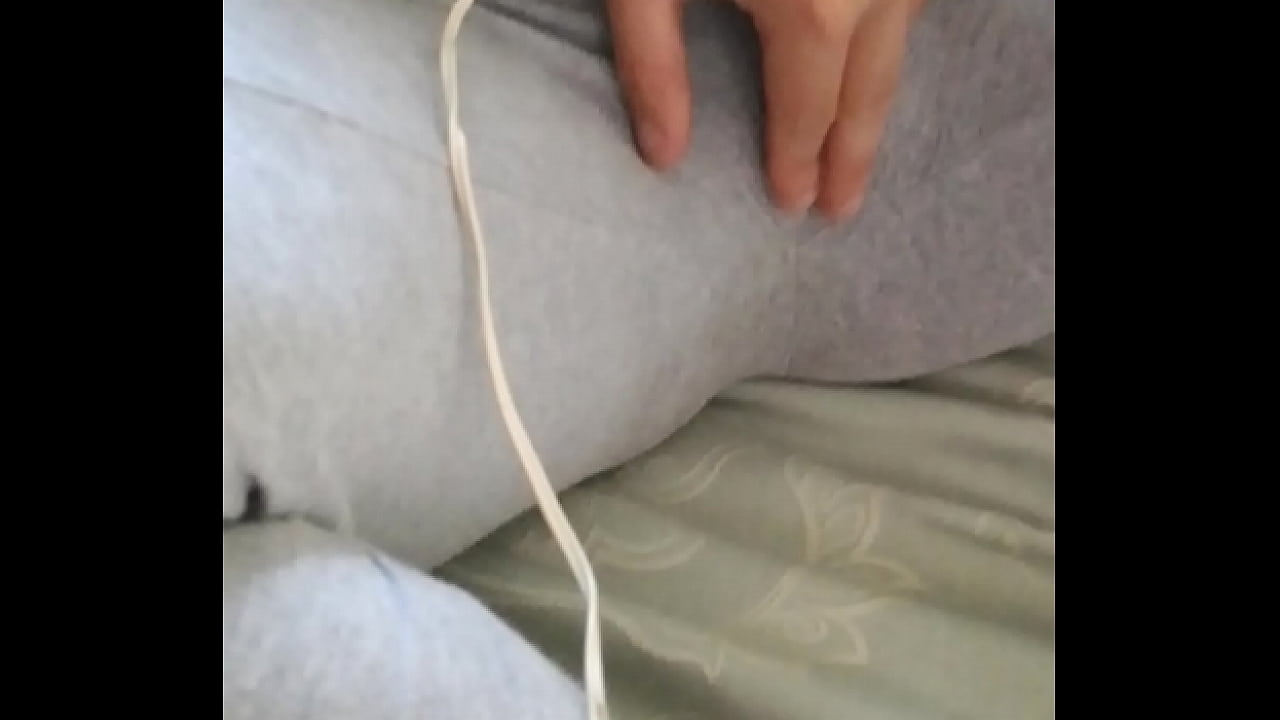 Pokeslut rubbing pussy with egg inside