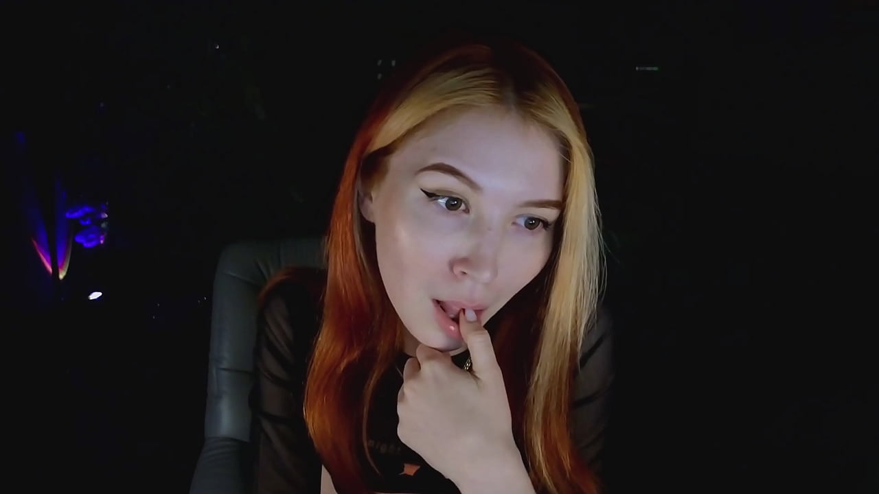 look how I suck my thumb