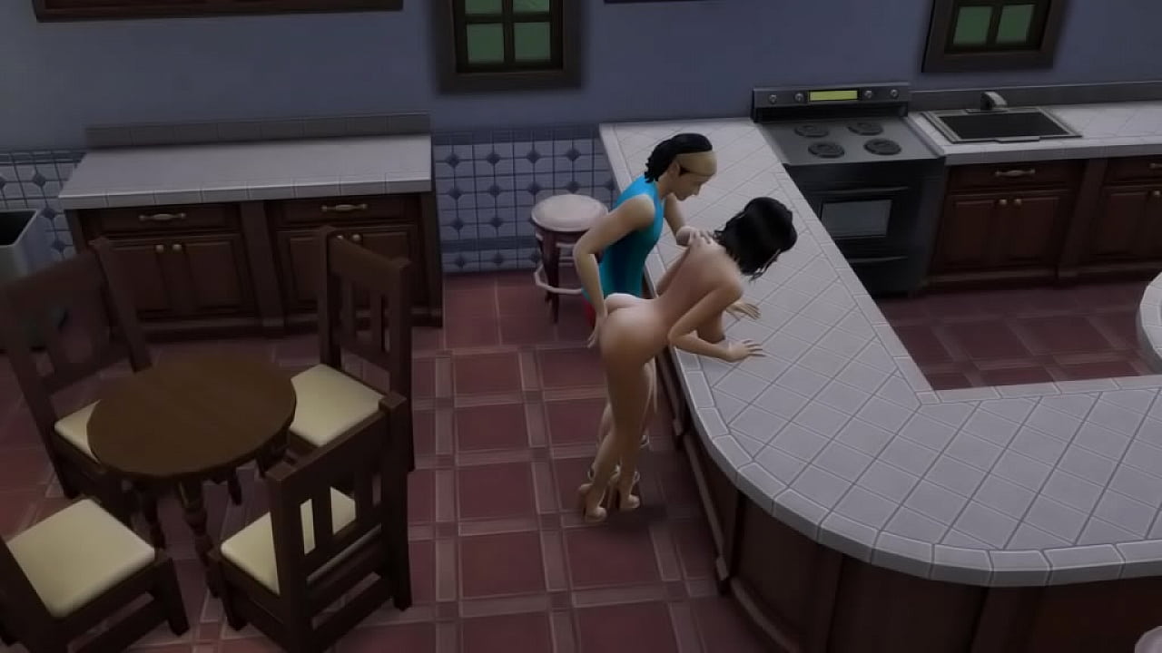 Зря мачеха голышом пришла на кухню. Надеялась что пасынка нет дома, а он ее спалил и не удержался