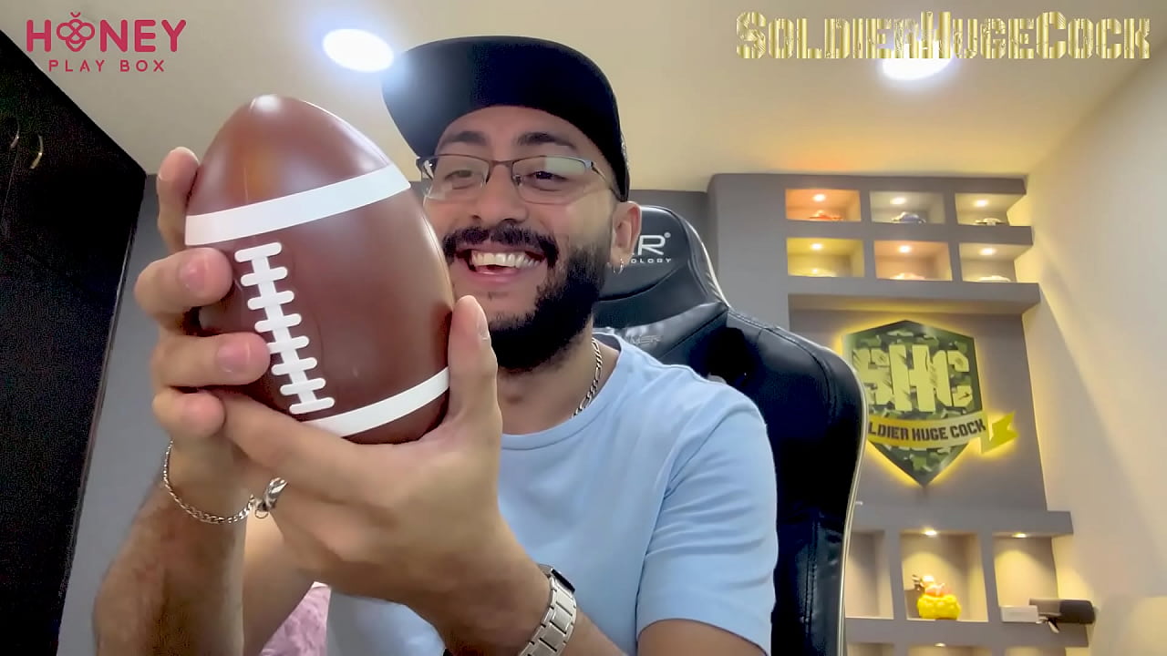 I was testing a new toy from my friends "HoneyPlayBox" and my friend wanted to try it with me