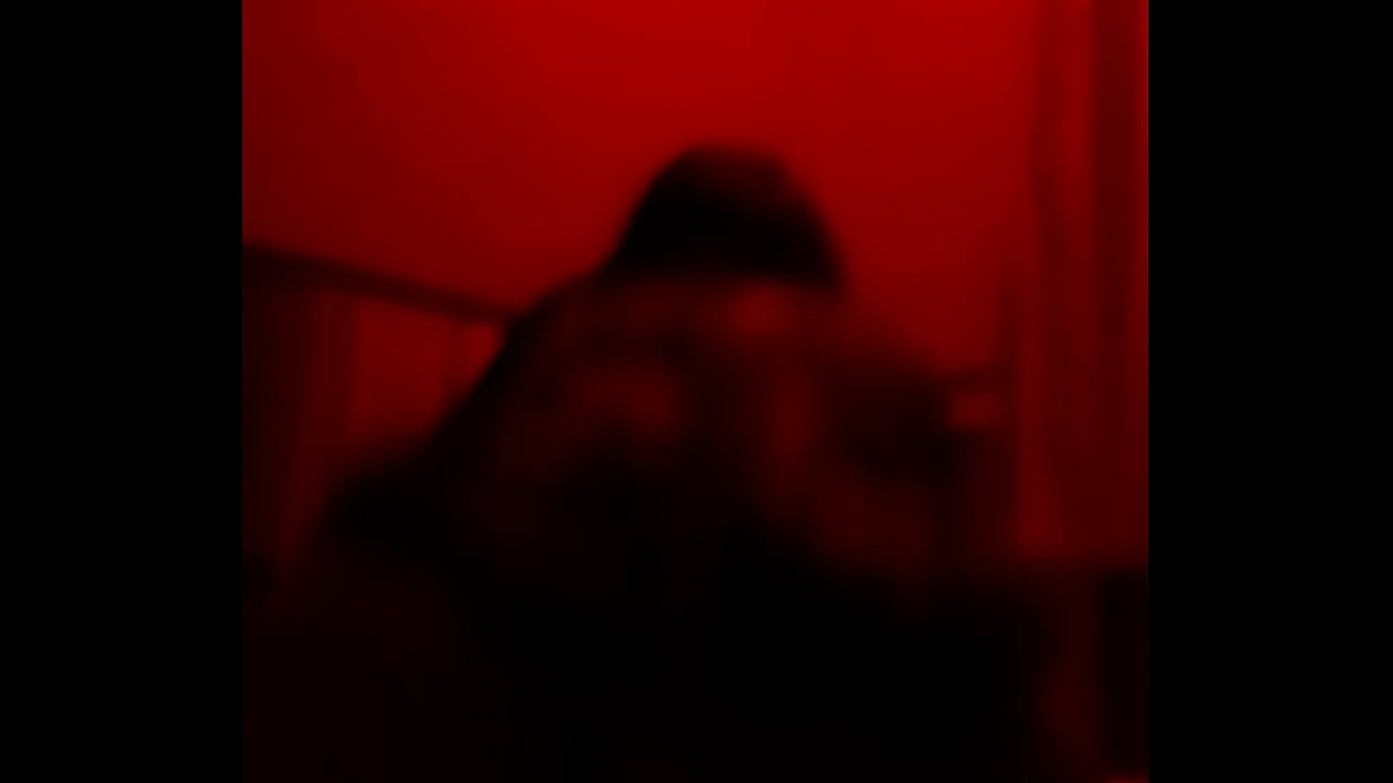 Morena no motel sentando gostoso na pica  do amigo