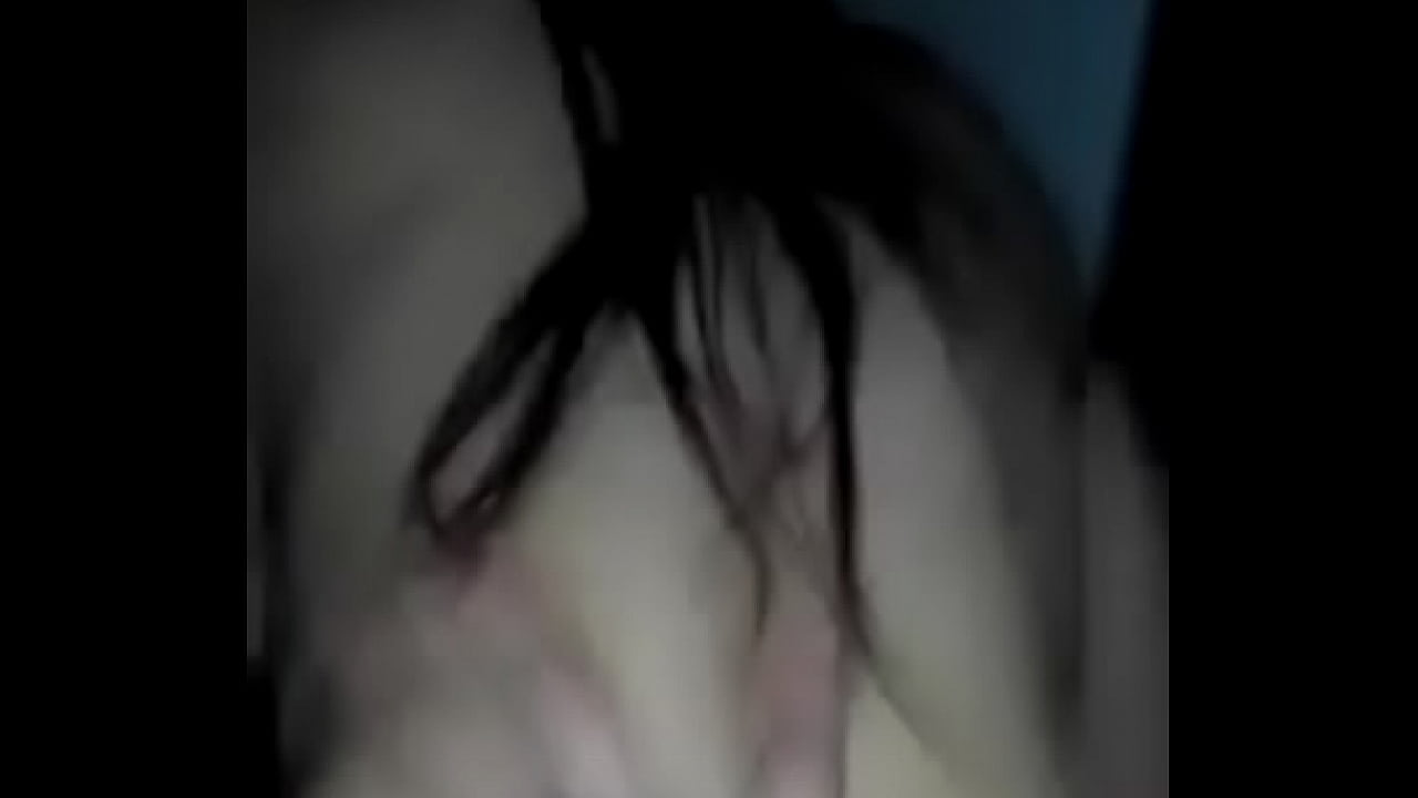 Mi mujer me monta y le meto el dedo