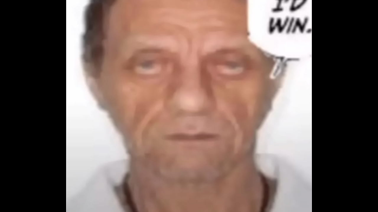 Carlinhos sente muito por ela, ele n&atilde;o odeia ningu&eacute;m