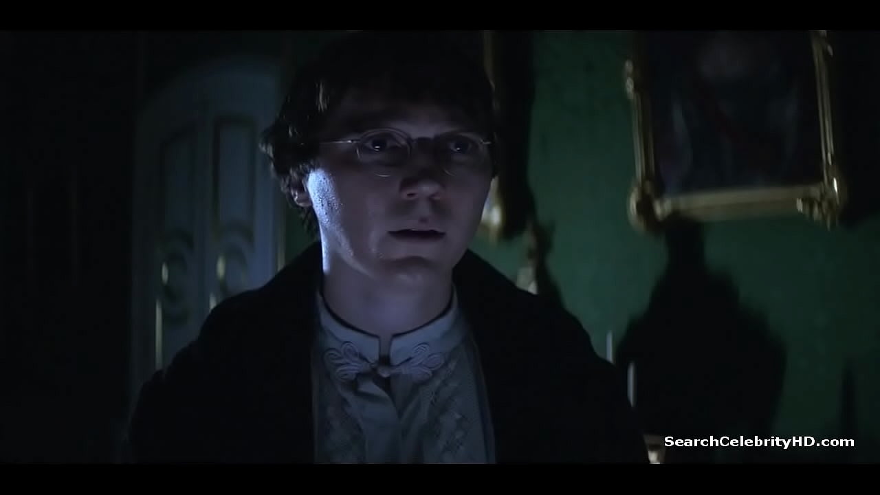 Tuppence Middleton War And Peace S01E01 2016