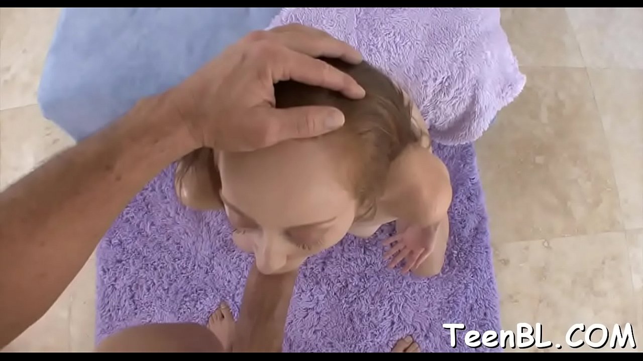 Skinny darling amazes with her skillful pecker engulfing session