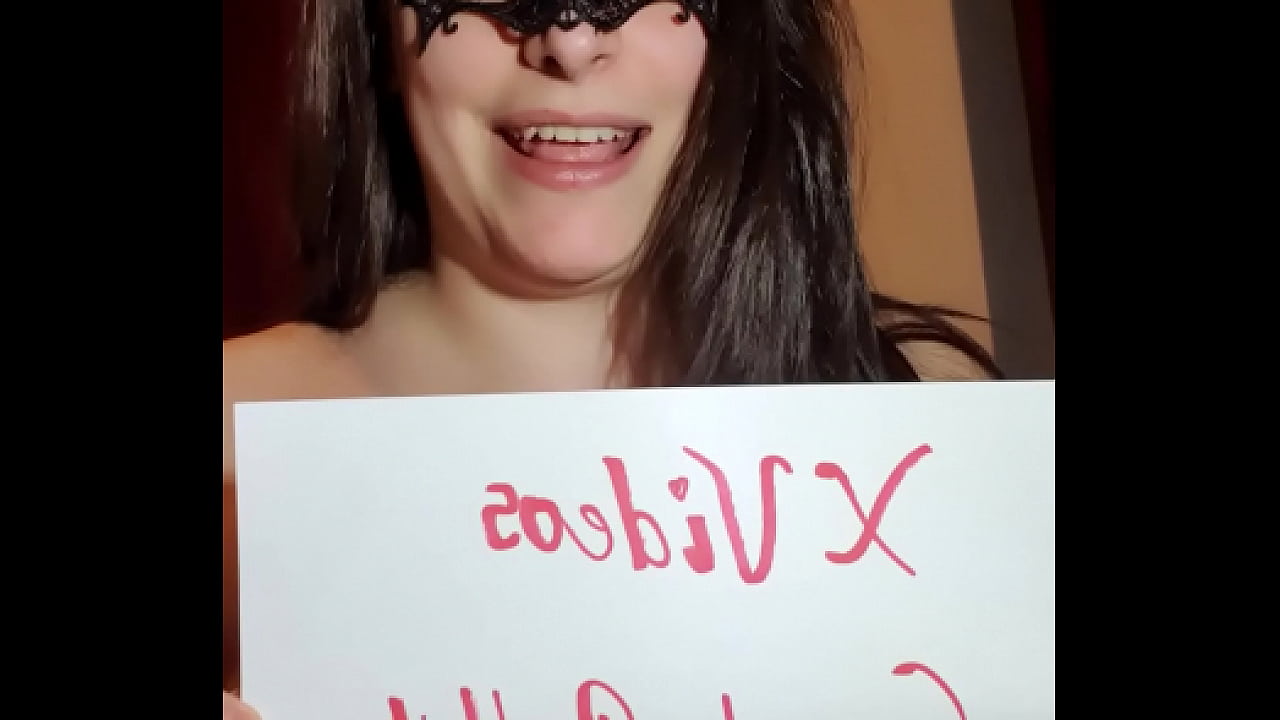 Hiteles&iacute;tő vide&oacute;, melyet az X-videos k&eacute;rt bemutatkoz&aacute;snak.