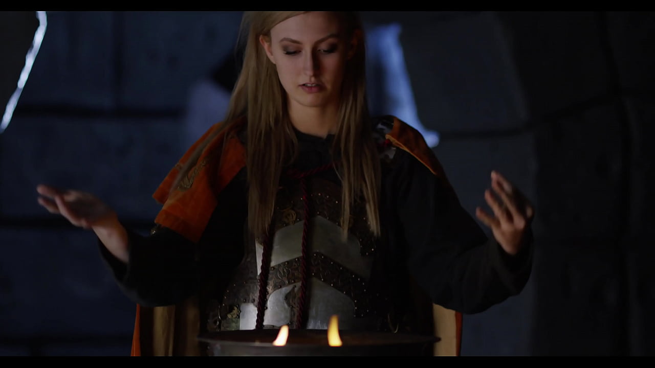 sexy woman fuck herself with hand blonde fun