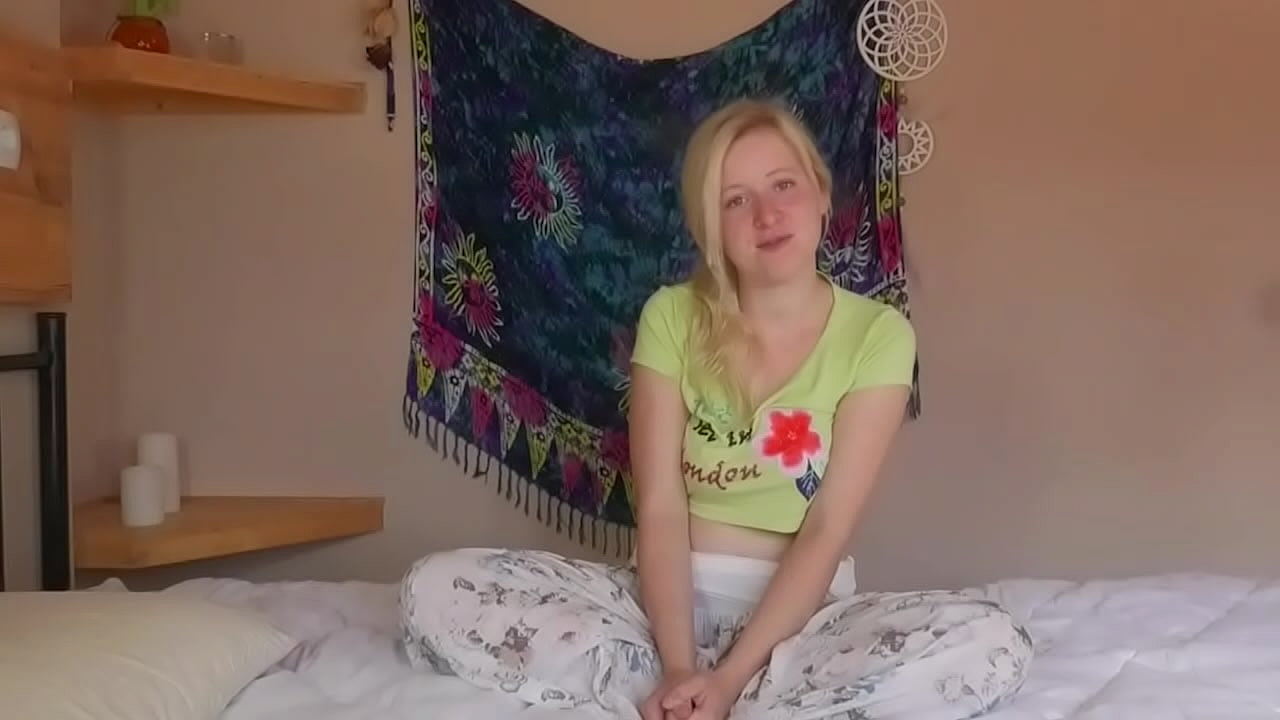 Anna Mai rides herself to the climax