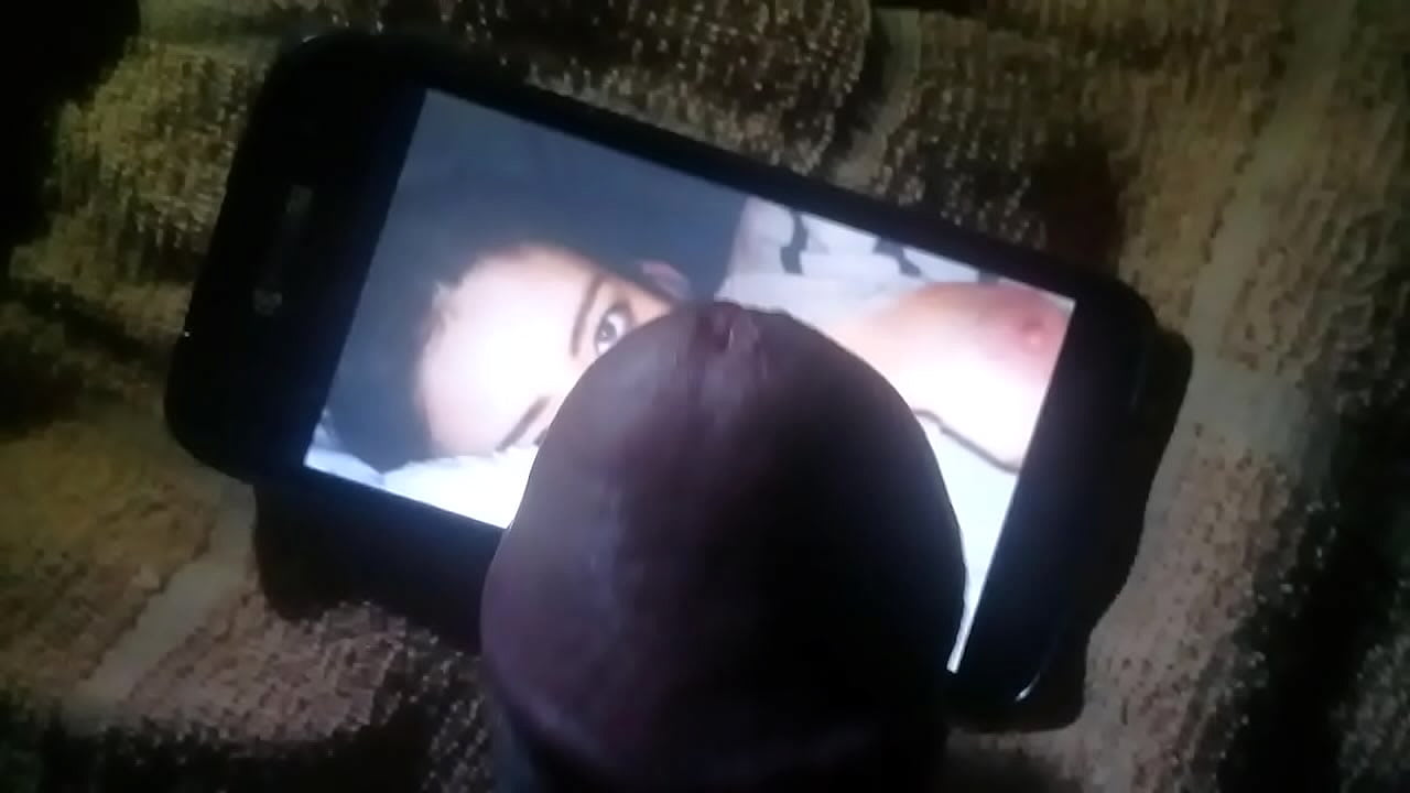 M&aacute;s leche para Karen a petici&oacute;n de Majooms, aqu&iacute; se muestra m&aacute;s atrevida