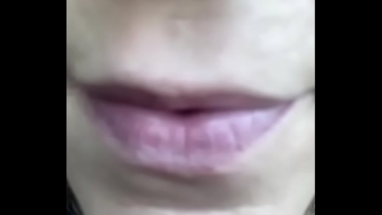 Sara Jay's Rubbing Nose