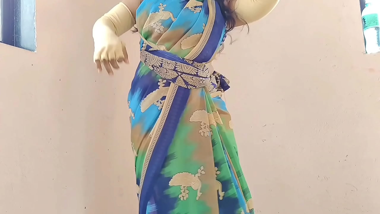 देसी आंटी का बाॅयफ्रेंड के साथ डान्स चुदाई