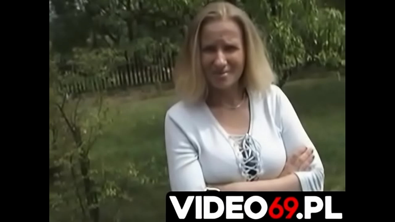 Polskie filmy erotyczne - Podniecająca mamuśka z działki